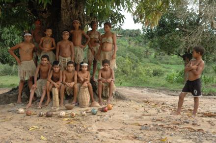 A Tradicional Familia Brasileira Katu /  / Die traditionelle brasilianische Katu-Familie